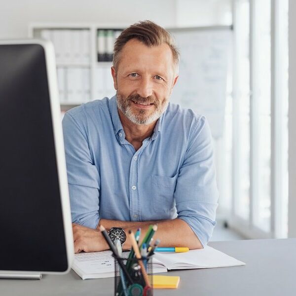 Vermieter am Schreibtisch Vermieter am Schreibtisch
