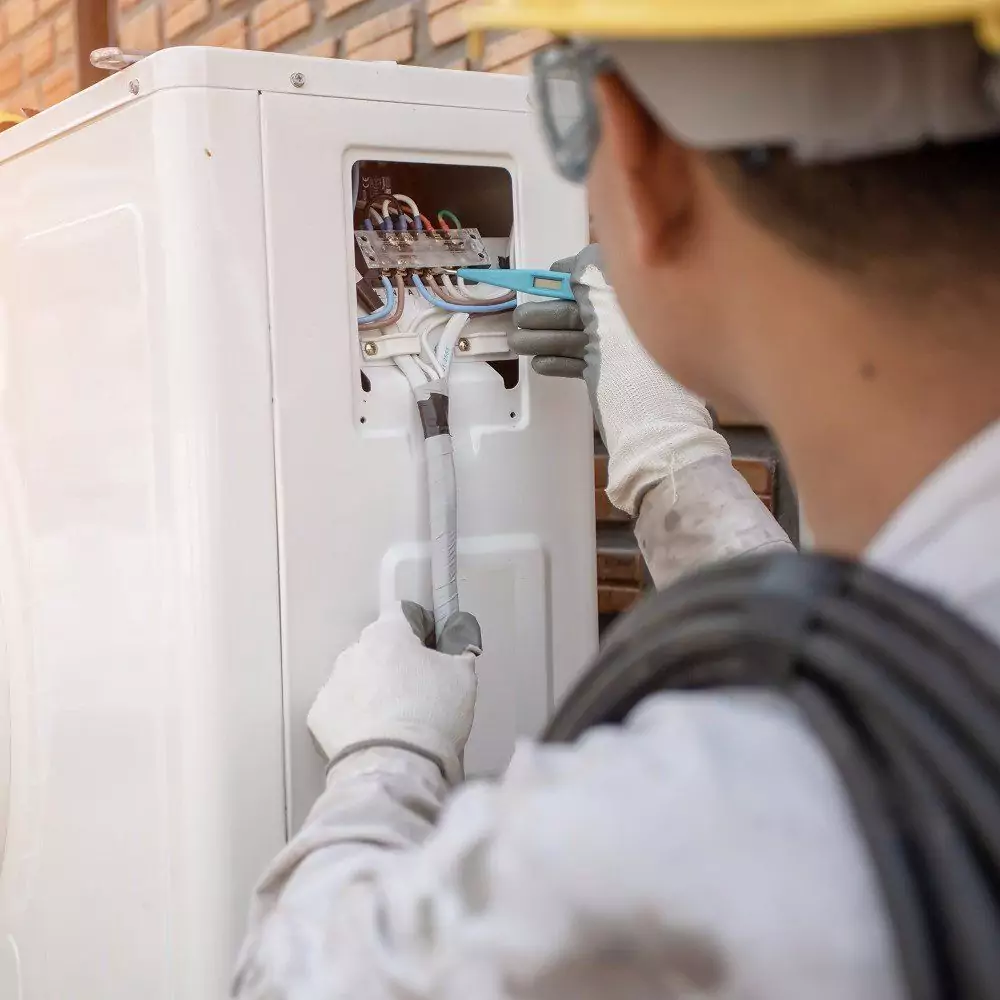 Klimaanlagentechniker und Installationsvorbereitung